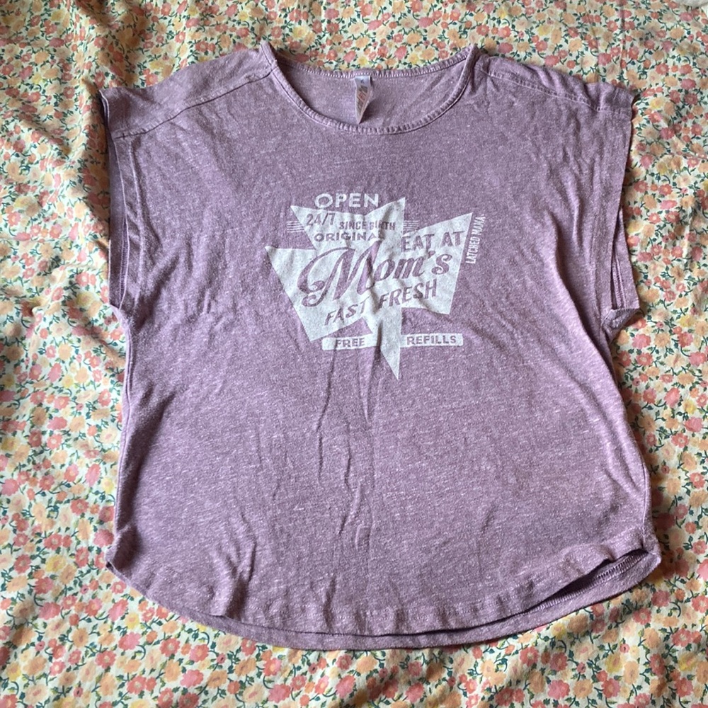 LM moms diner tee
